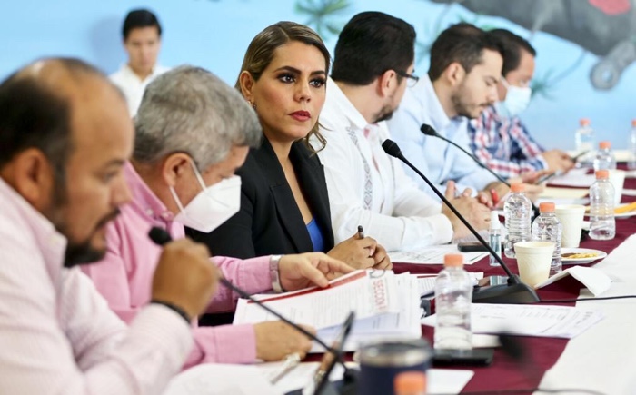 Se reúne Evelyn Salgado Pineda con la CETEG por más de seis horas