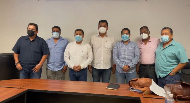 SEG ofrece nombramientos válidos a secundarias de Petatlán y Zihuatanejo