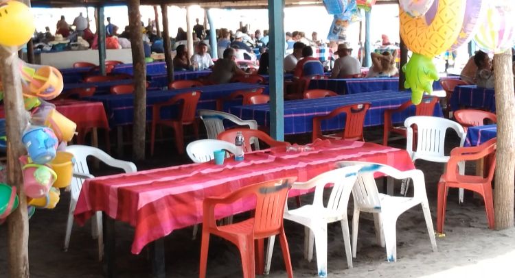Hubo poco consumo en Playa Linda, restauranteros mantienen buen expectativa