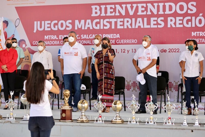 Refrenda Evelyn Salgado alianza por la Revolución Educativa con el Magisterio de Guerrero