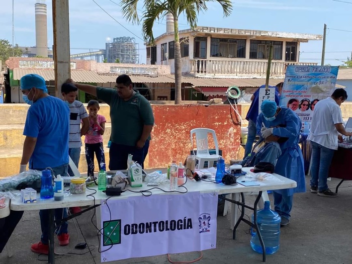 Atienden a 175 en arranque campaña de médico asistencial en Petacalco