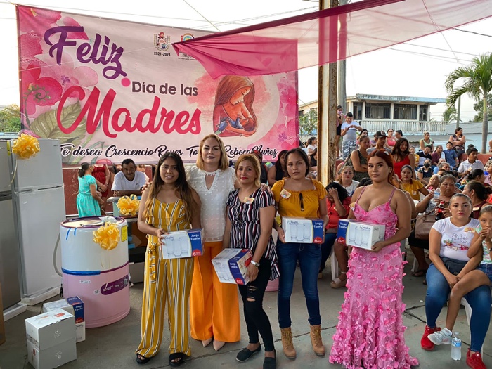 Gobierno de La Unión y Comisaria de Petacalco festejaron el Día de las Madres