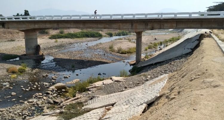 SCT sin realizar 11 obras afectadas por Rick en Petatlán