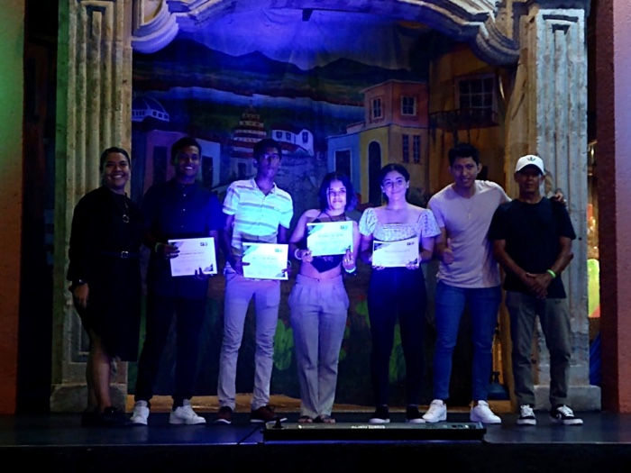 Surfistas de Zihuatanejo clasifican a Juegos Nacionales CONADE 2022