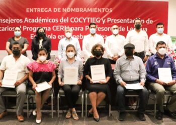 Entrega SEG reconocimientos a maestras y maestros becados para estancia académica en Suiza