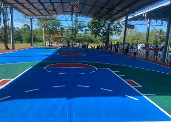 Crescencio Reyes cumple con la comunidad turística de Troncones