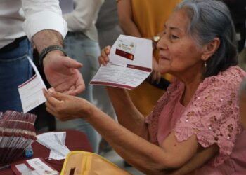 Se quejan beneficiarios, de traslado a la sierra por pensión