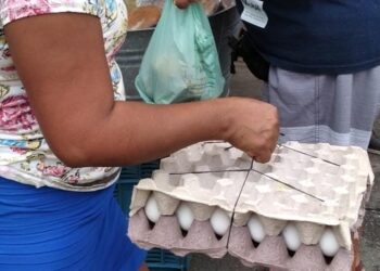 Hasta en 95 pesos venden el huevo en Zihuatanejo