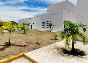 Casi listo Hospital de Petatlan, continúan obras y equipamiento