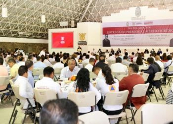 Conmemora Evelyn Salgado “Día de las y los Abogados” en Guerrero