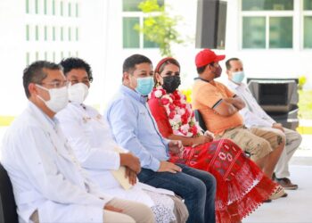 Inauguran hospitales de Petatlán y Tecpan, un beneficio que ya se merecía el pueblo