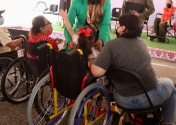237 discapacitados de la Costa Grande reciben aparatos funcionales del Gobierno de Guerrero