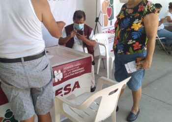 Adultos mayores que no recibieron apoyo económico, deben reportarlo