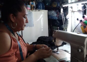 Comienza a levantar la venta de uniformes escolares