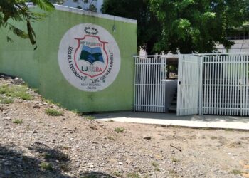 Incrementan quejas por cuotas de inscripción en Petatlán y Zihuatanejo