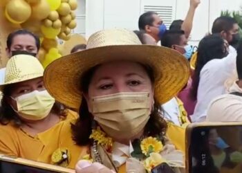 Desde Zihuatanejo, Bety Vélez, mantiene señalamientos a autoridades represoras