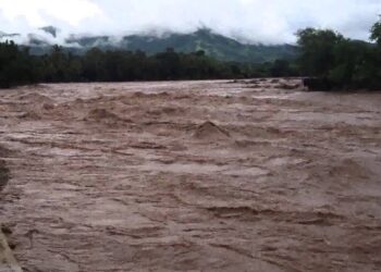 Muere niña de 6 años, arrastrada en río de Petatlán