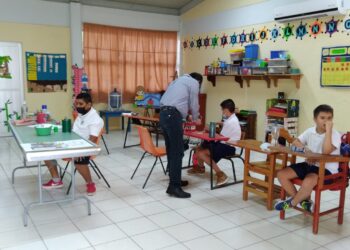 CAM llama a padres de discapacitados a priorizar educación