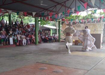 Con clases presenciales, se reactivan actos cívicos, culturales y sociales