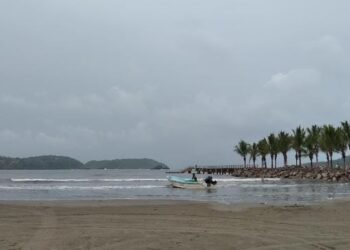 Reactivan navegación en Zihuatanejo; mantienen suspensión para La Isla