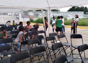 Inicia vacunación a niños de 5 a 11 en Petatlán