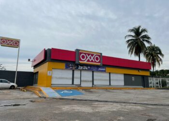 En Petatlán, también cierran las tiendas Oxxo por inseguridad