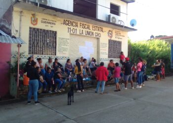 Padres toman Finanzas en La Unión, tampoco tienen maestros