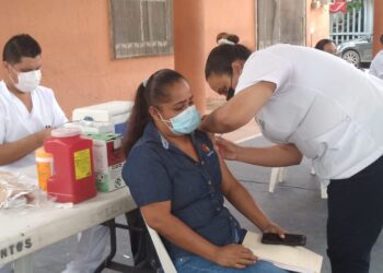 Extienden jornada de vacunación a mayores de 18 años