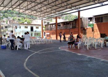 Concluye vacunación a mayores de 18 en Zihuatanejo