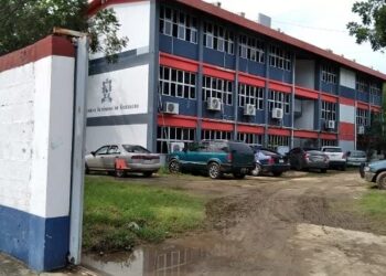 Prepa 13 cumple dos semanas sin luz, hoy estará en función nuevo centro de carga