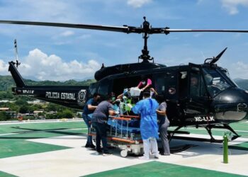 Se trasladó vía aérea a Hospital del Quemado bebé de dos meses para atención médica especializada: SSG