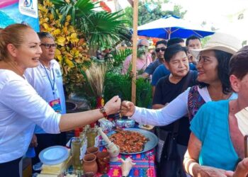Participa municipio de La Unión en Festival del Pescado a la talla