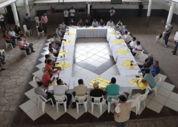 Petacalco, ya comenzó a recibir apoyos prometidos por el estado