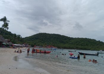 Pese a restricciones por “Roslyn” trabajan en La Isla y Las Gatas