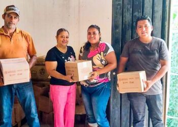 Escuelas de Petatlán se benefician con programa de desayunos escolares