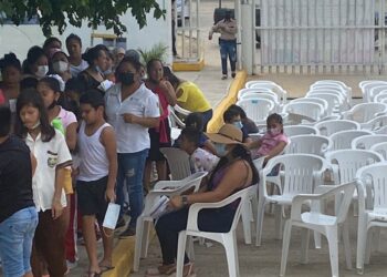 Registran baja convocatoria a vacunación anticovid-19 de niños en Petatlán