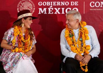 “Por el bien de todos, primero los pobres, vamos a seguir apoyando a Guerrero”, ofrece AMLO en la Montaña