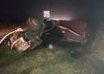  Vuelca tráiler en la Siglo XXI; reportan un lesionado