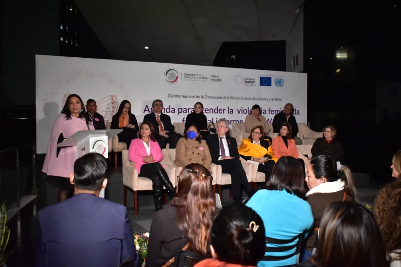 Beatriz-Mojica-reconoce-evelyn-salgado-congreso