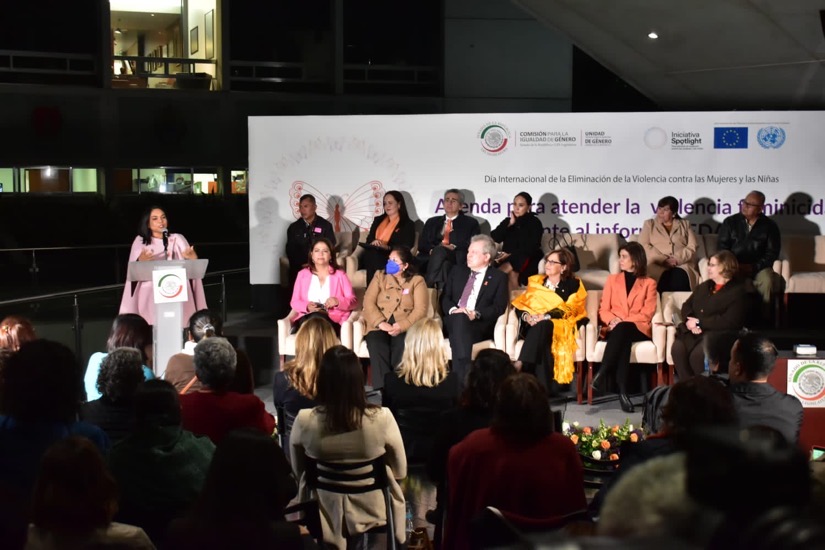 Beatriz-Mojica-reconoce-evelyn-salgado-congreso