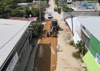 Inicia el Programa de “Rastreos de Caminos Rurales y Circuitos de Terracería 2022 – 2023” en Petatlán