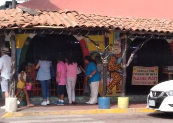 Turistas del bajío permitieron un 90% de ocupación en restaurantes de Ixtapa-Zihuatanejo