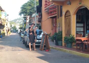 Restaurantes y negocios se activan en colonia La Madera