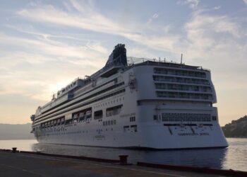 Arriba a Acapulco el quinto crucero de la temporada