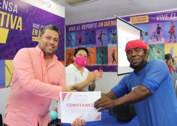 Ofrece SECTUR Guerrero capacitación a prestadores de servicios turísticos de playa Icacos