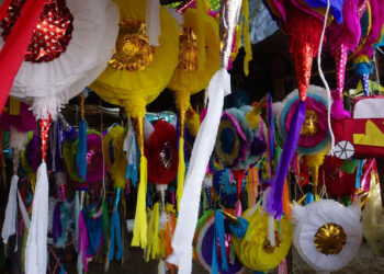 Se instalan vendedoras de Piñatas en calle 5 de mayo&nbsp;