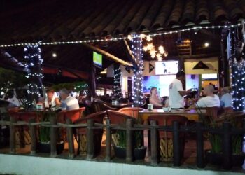 Al 80% reservas en restaurantes de Zihuatanejo para cenas navideñas