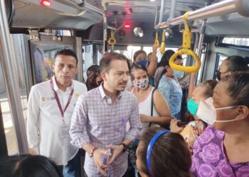 Encabeza el secretario técnico de la gobernadora, Pablo Gordillo activación del Transporte Violeta en Acapulco
