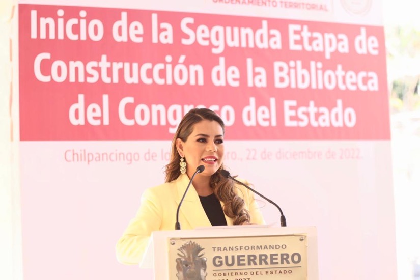 banderazo-obra-biblioteca-evelyn-salgado_.jpg
