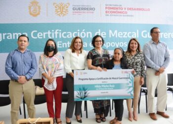 Impulsa gobierno de Guerrero la certificación de 21 marcas de mezcal